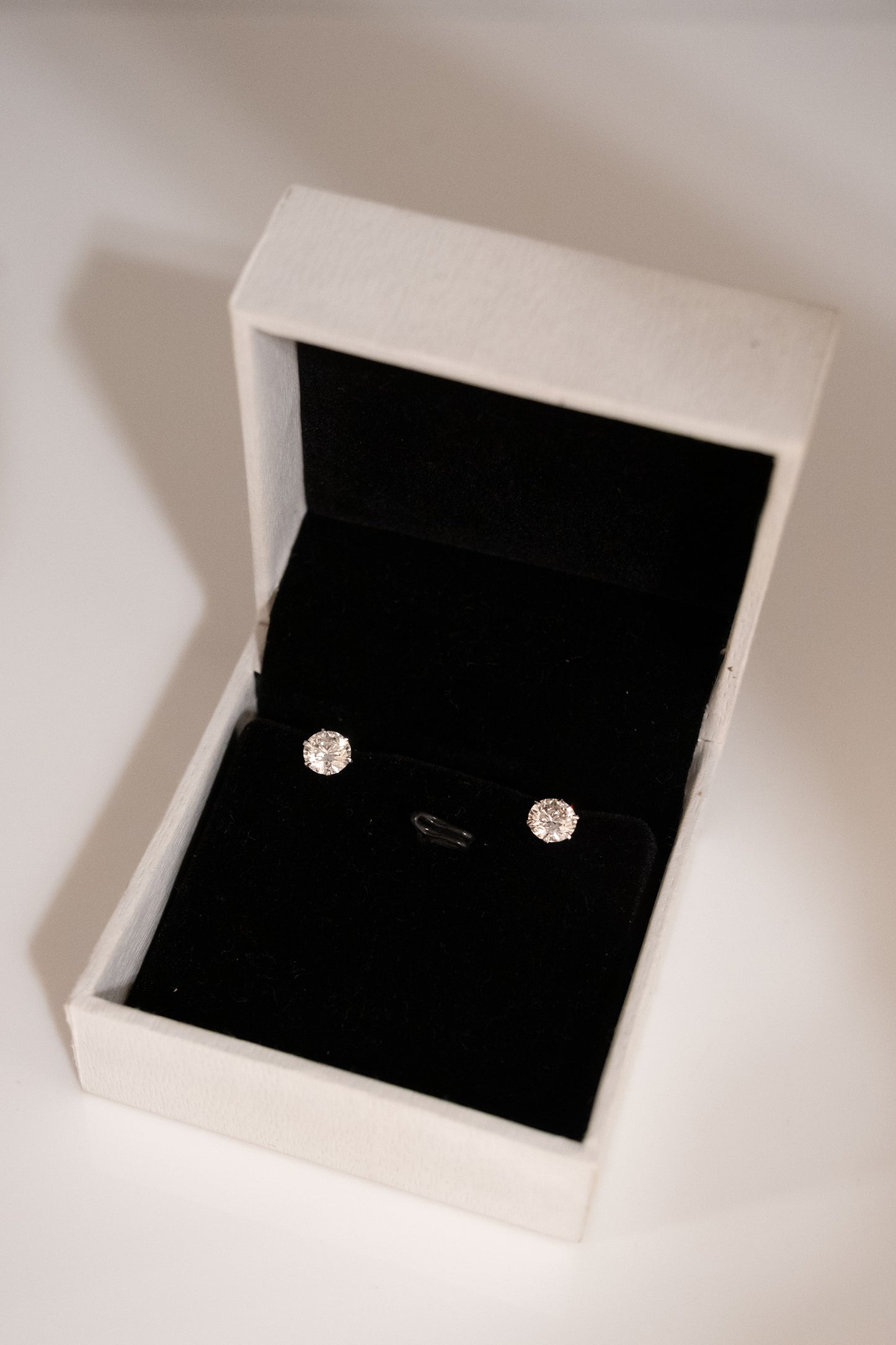 1-1ct Round Solitaire Earrings