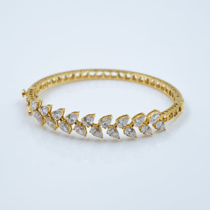 Alternating Pear Diamond Bracelet