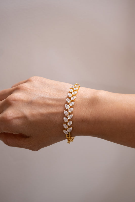 Alternating Pear Diamond Bracelet