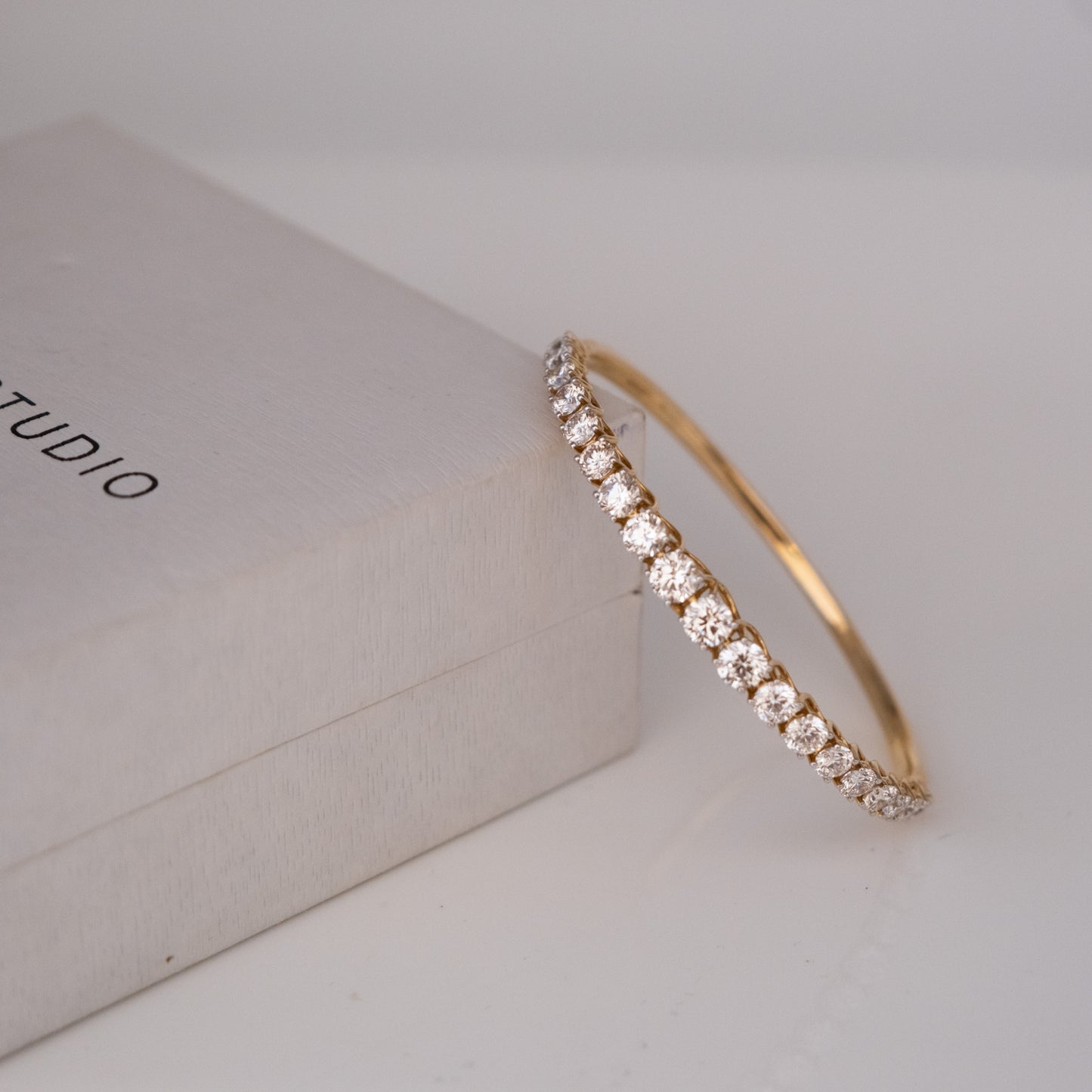 Gradual Rounds Bracelet